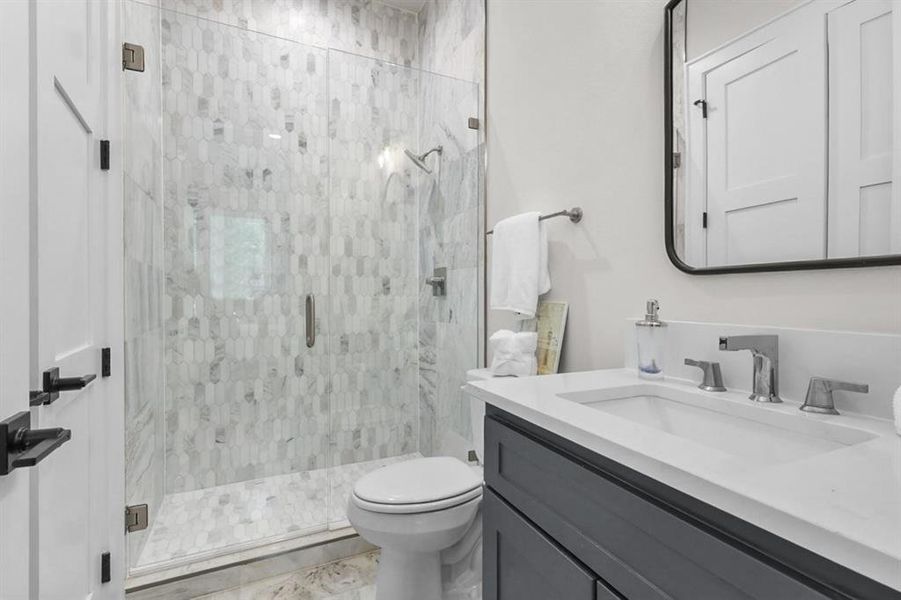 Furnished interior view inside a new home in , Grapevine (Image 17).