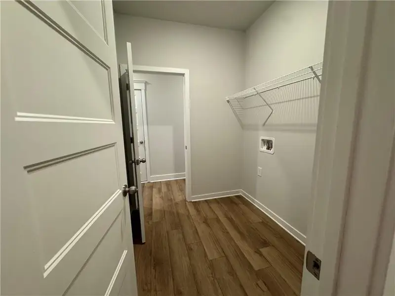 Spacious, unfurnished interior of a new home in Rosewood Lake Preserve, Hoschton (Image 30).