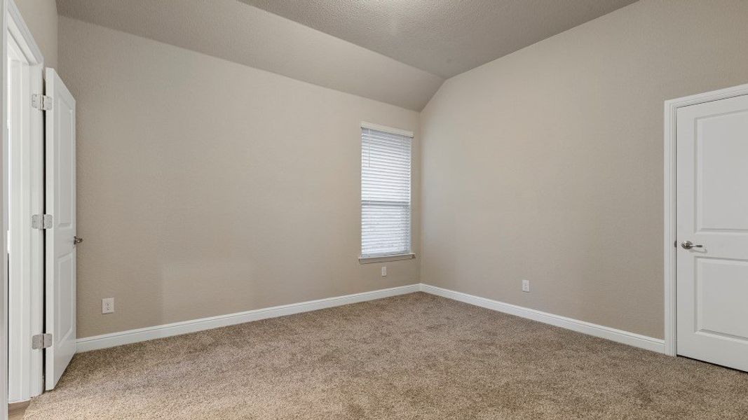 Representative unfurnished interior of a home built from the Guadalupe by D.R. Horton in Eden Ranch, Arlington (Image 32).