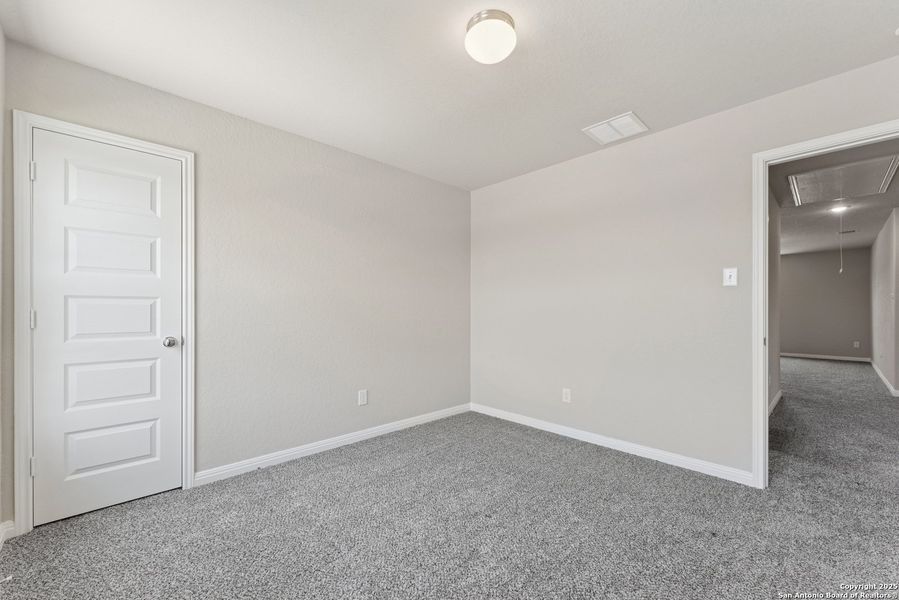Spacious, unfurnished interior of a new home in Cinco Lakes, San Antonio (Image 28). Spacious, unfurnished interior of a new home in Cinco Lakes, San Antonio (Image 28).