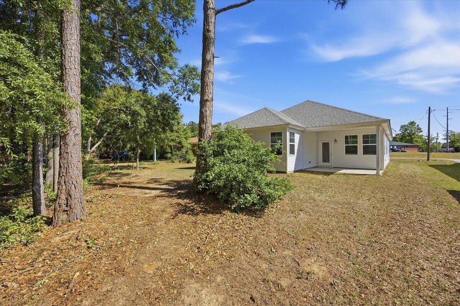 Exterior details and patio area of a home in , Orangeburg (Image 32).