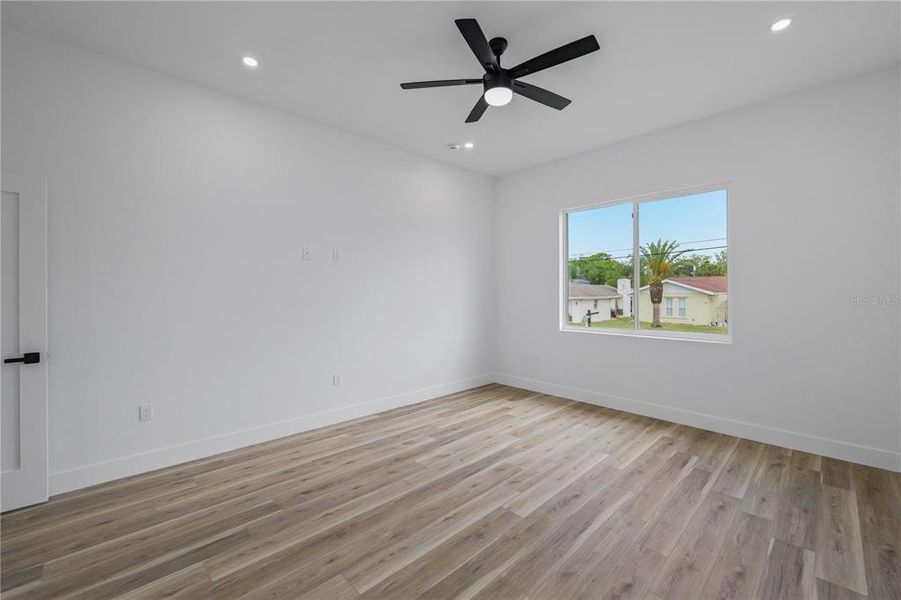 Spacious, unfurnished interior of a new home in , Hudson (Image 21).