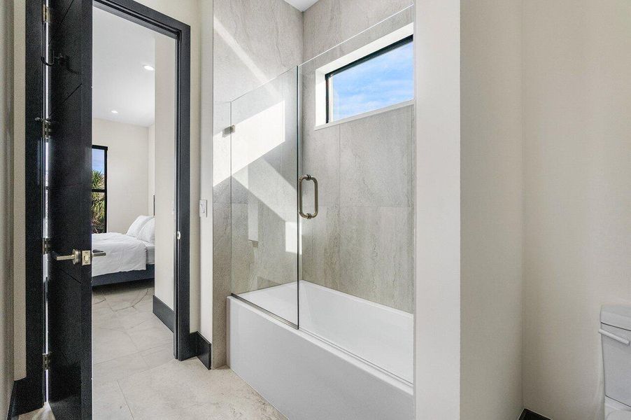 Furnished interior view inside a new home in , Juno Beach (Image 57).