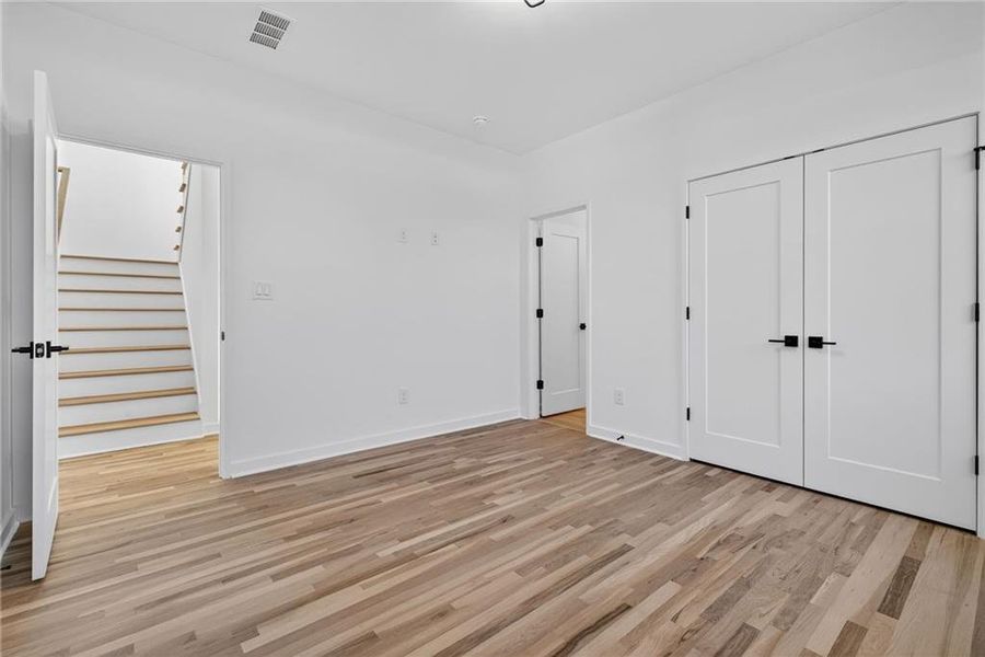 Spacious, unfurnished interior of a new home in , Atlanta (Image 23).