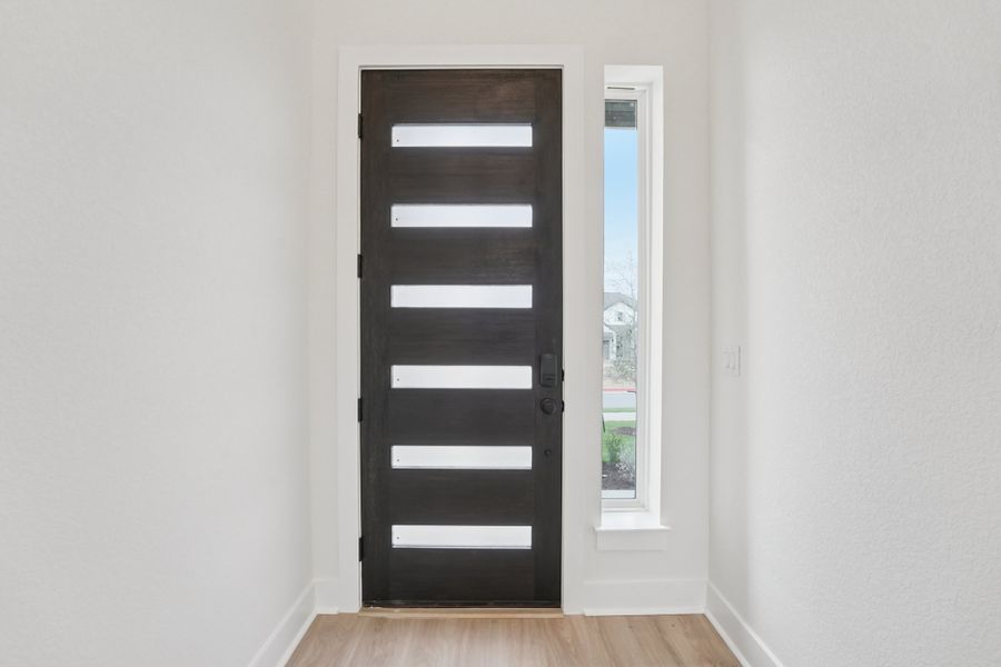 Spacious, unfurnished interior of a new home in Sauls Ranch, Round Rock (Image 14).