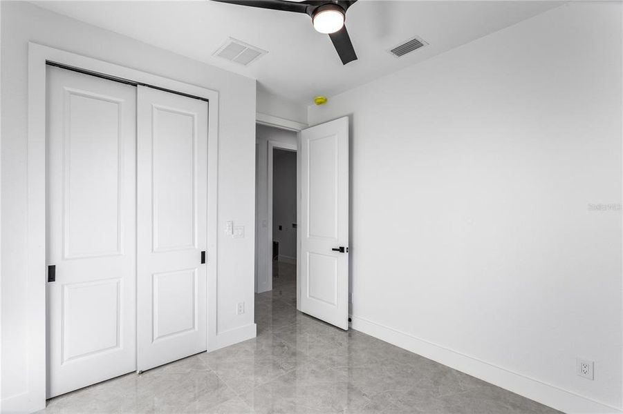 Spacious, unfurnished interior of a new home in , Cape Coral (Image 32).