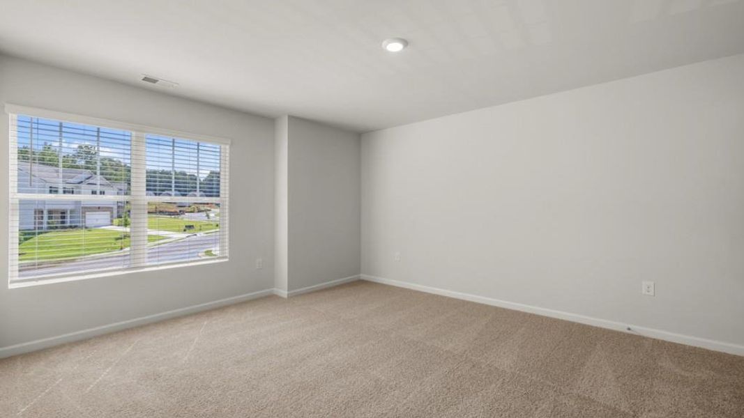 Spacious, unfurnished interior of a new home in Oakleigh Glen, Dallas (Image 25).
