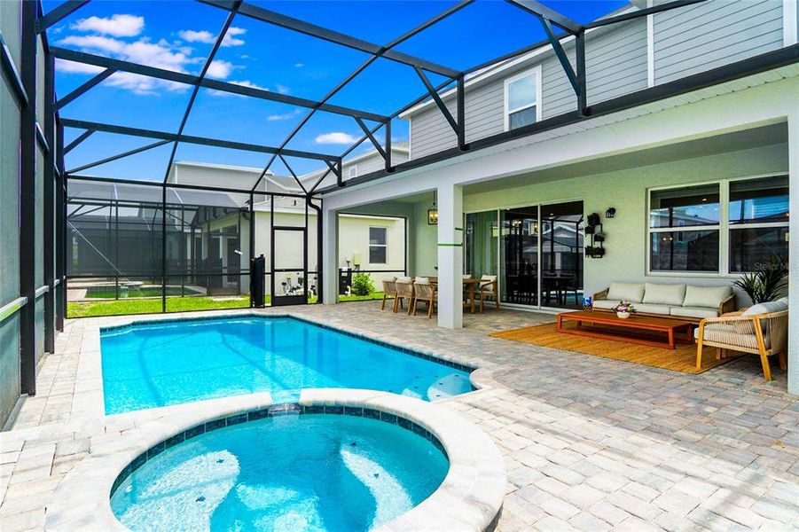 Exterior details and patio area of a home in , Kissimmee (Image 27).