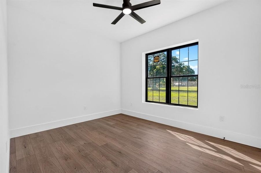Spacious, unfurnished interior of a new home in , Deland (Image 11).