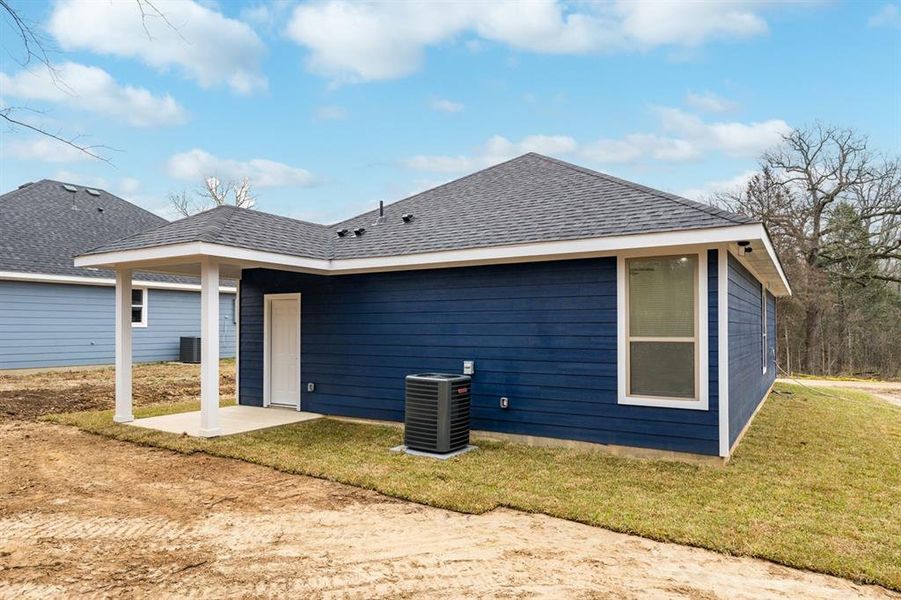 Exterior details and patio area of a home in , Malakoff (Image 3). Exterior details and patio area of a home in , Malakoff (Image 3).