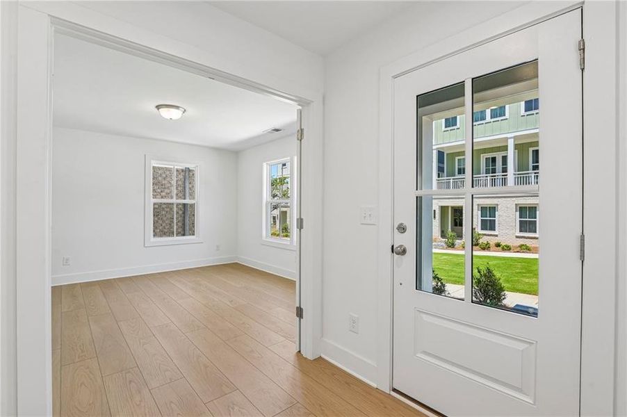 Spacious, unfurnished interior of a new home in , Alpharetta (Image 30).