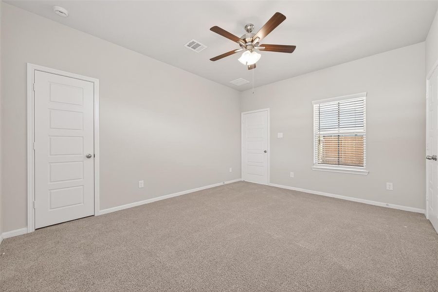 Spacious, unfurnished interior of a new home in Woodland Lakes, Houston (Image 32).