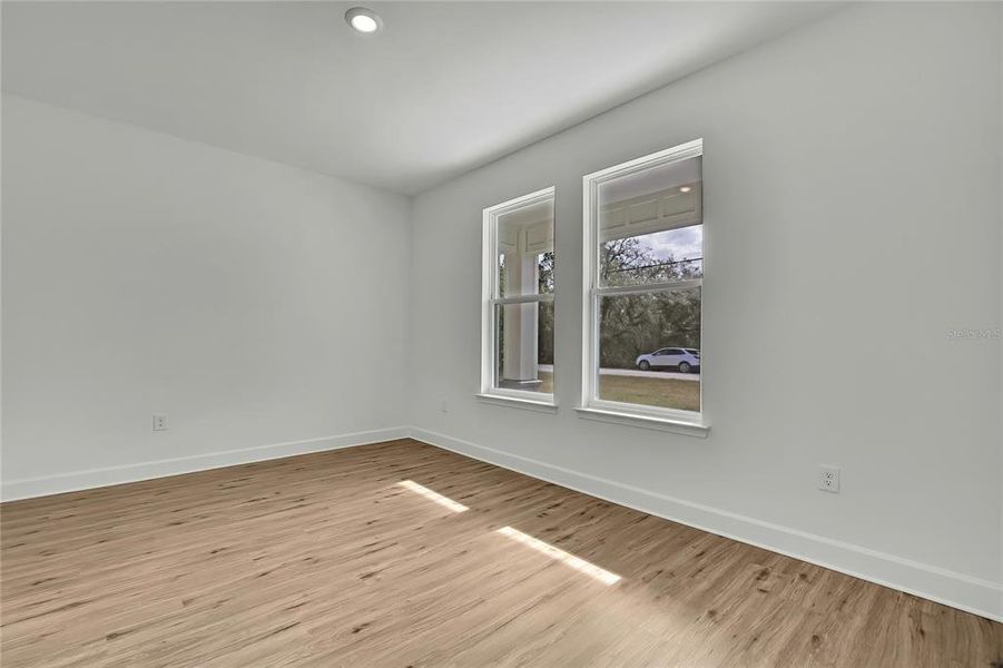 Spacious, unfurnished interior of a new home in , Weeki Wachee (Image 43).