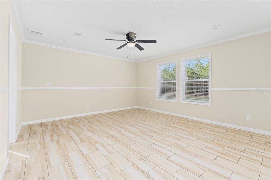 Spacious, unfurnished interior of a new home in , Live Oak (Image 13).