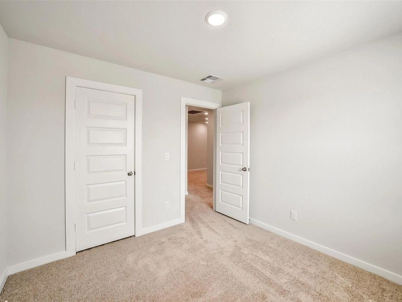 Spacious, unfurnished interior of a new home in Lakes at Black Oak, Magnolia (Image 36). Spacious, unfurnished interior of a new home in Lakes at Black Oak, Magnolia (Image 36).