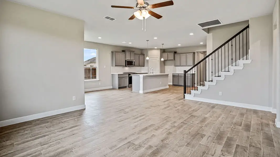 Spacious, unfurnished interior of a new home in Parkerville Meadows, DeSoto (Image 20).