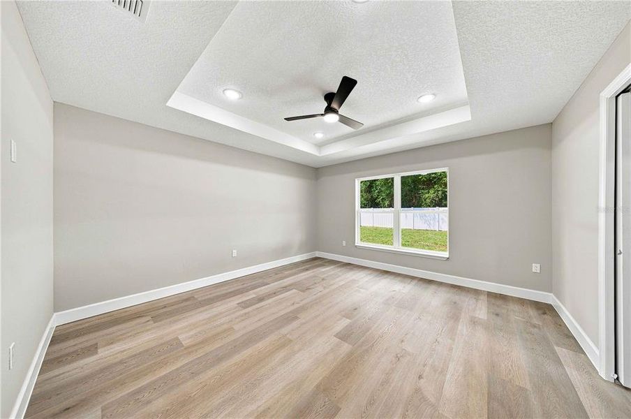 Spacious, unfurnished interior of a new home in , Ocala (Image 15).