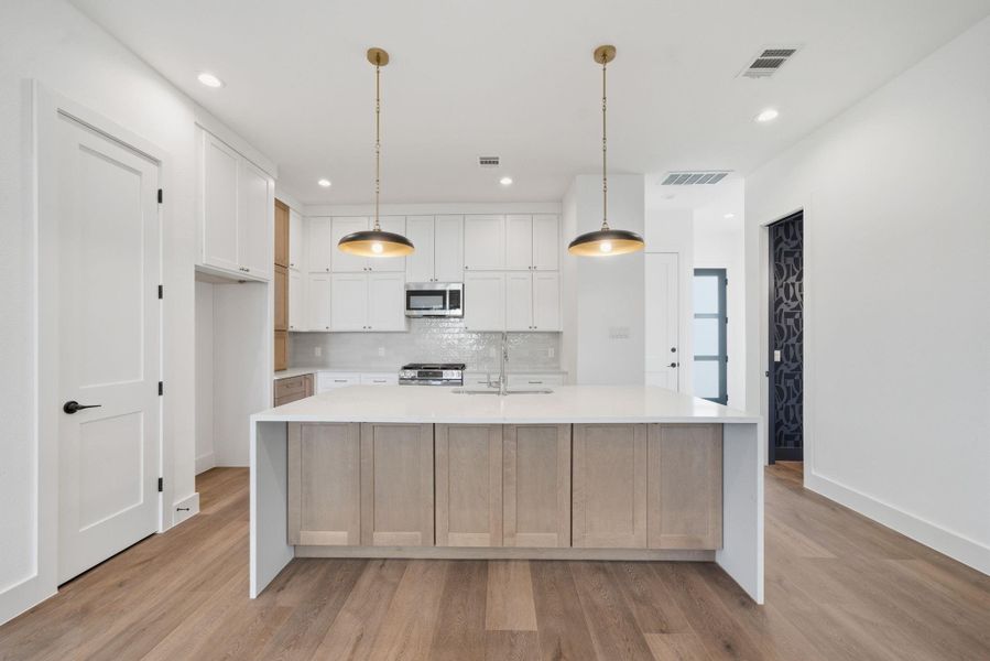 Furnished interior view inside a new home in , Houston (Image 6). Furnished interior view inside a new home in , Houston (Image 6).