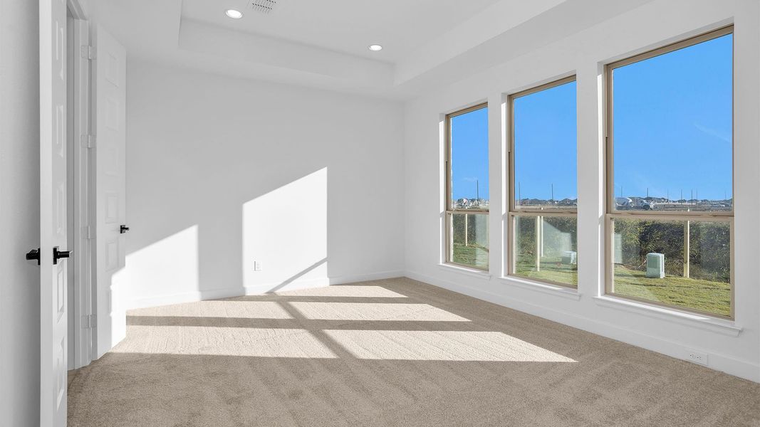 Spacious, unfurnished interior of a new home in Valencia 50', Manvel (Image 11).