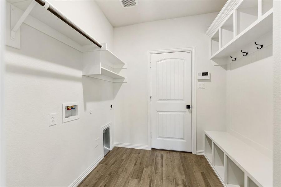 Spacious, unfurnished interior of a new home in Morningstar, Aledo (Image 16). Spacious, unfurnished interior of a new home in Morningstar, Aledo (Image 16).