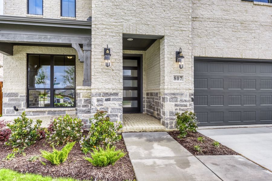 807 Open Range - Front Entryway