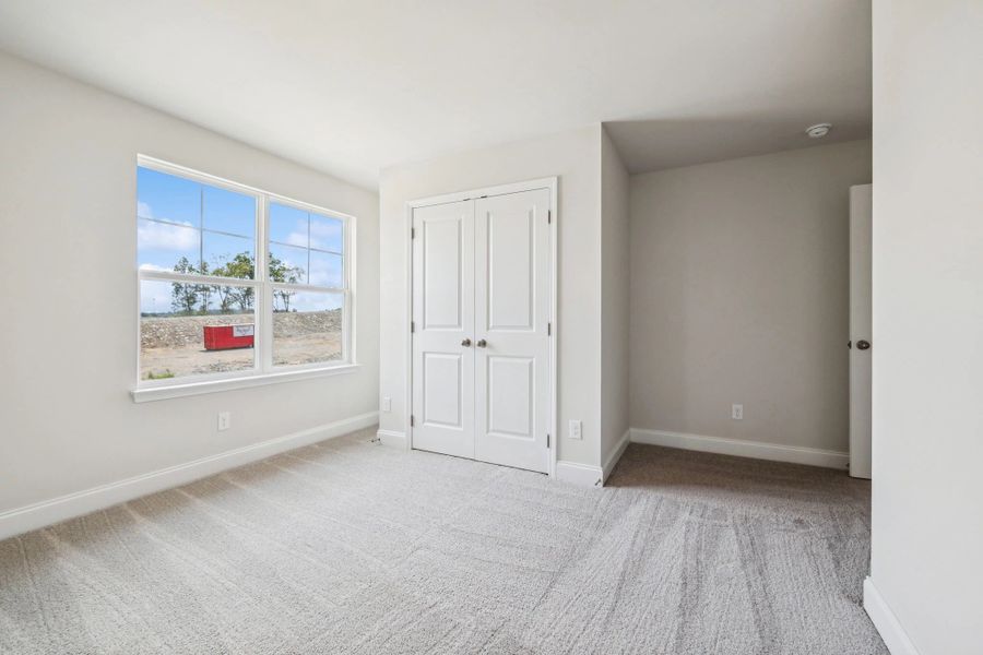 Spacious, unfurnished interior of a new home in Cades Bluff, Lebanon (Image 35).