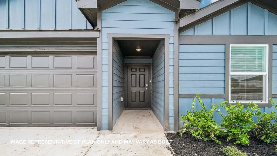 Exterior details and patio area of a home in Talavera, Kyle (Image 3).
