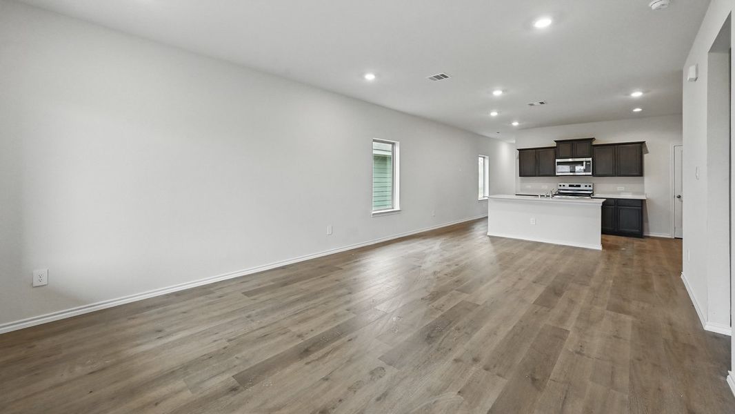 Spacious, unfurnished interior of a new home in Wildcat Ranch, Crandall (Image 30).