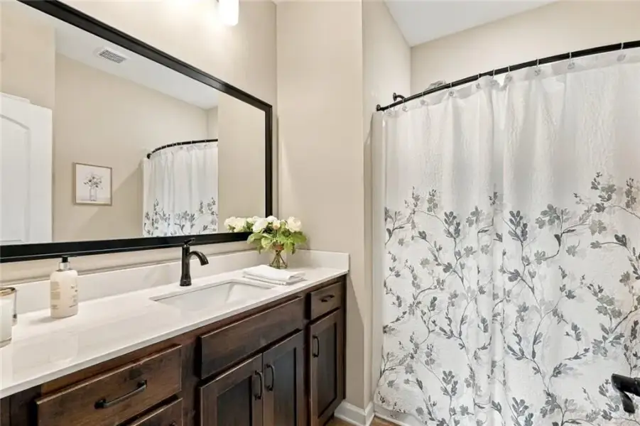 Furnished interior view inside a new home in , Temple (Image 8).