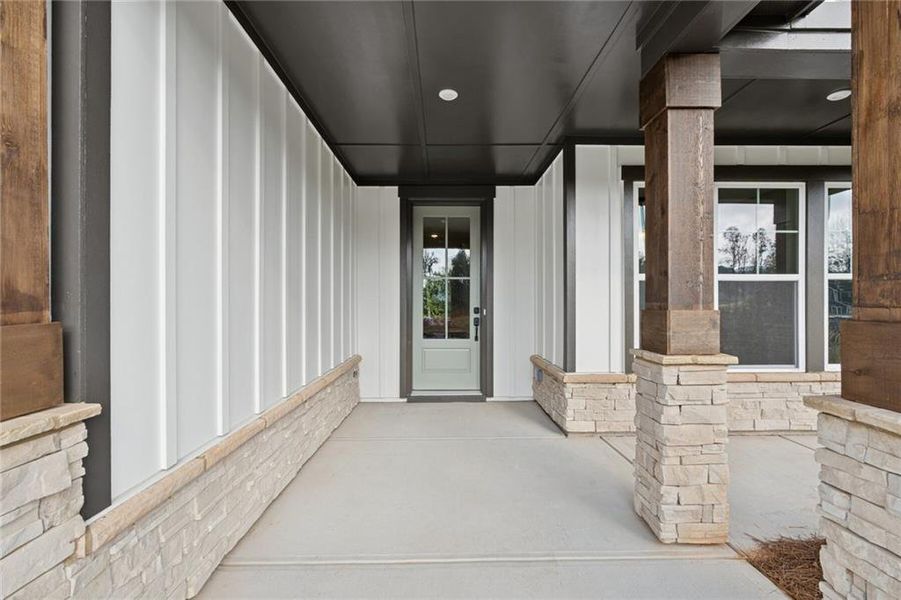 Exterior details and patio area of a home in Settingdown Farms, Cumming (Image 3).