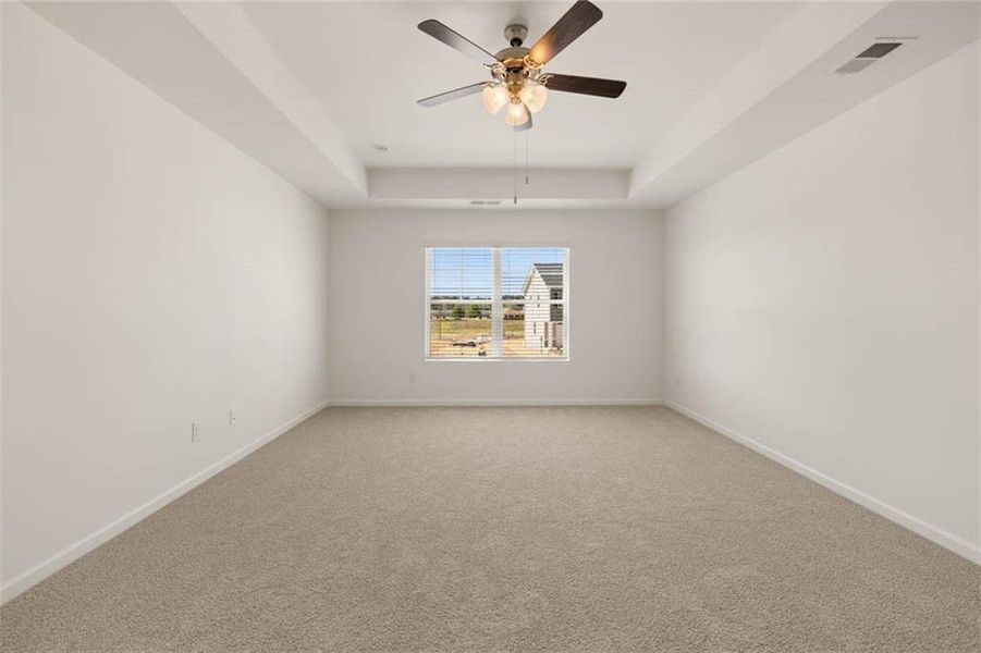 Spacious, unfurnished interior of a new home in Shoal Creek, Hampton (Image 12).