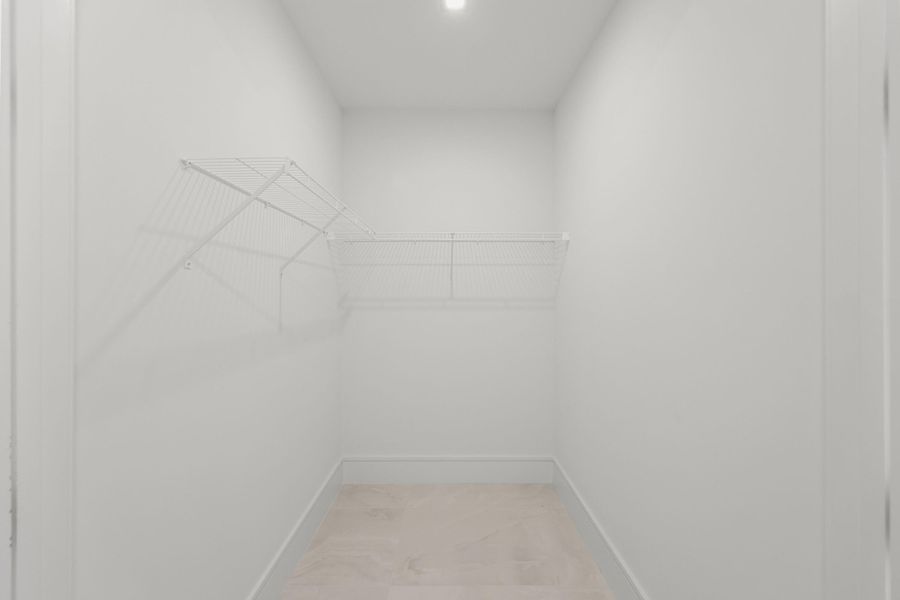 2ND BEDROOM WALK IN CLOSET