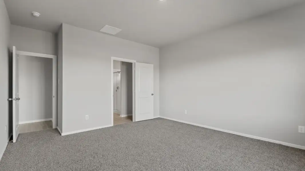 Representative unfurnished interior of a home built from the Midland by D.R. Horton in Audra Oaks, Denton (Image 24).