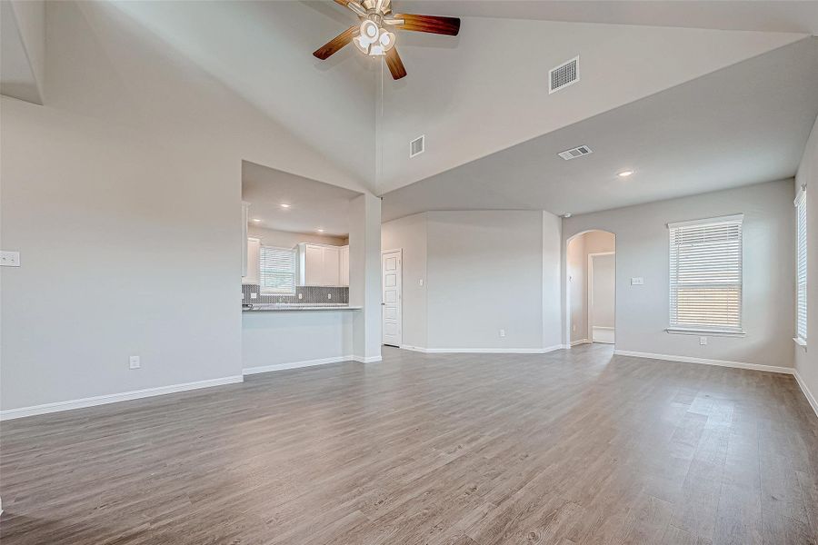 Spacious, unfurnished interior of a new home in Mill Creek Trails, Magnolia (Image 32).