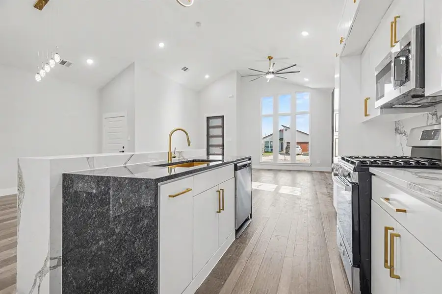 Furnished interior view inside a new home in , Dallas (Image 13).