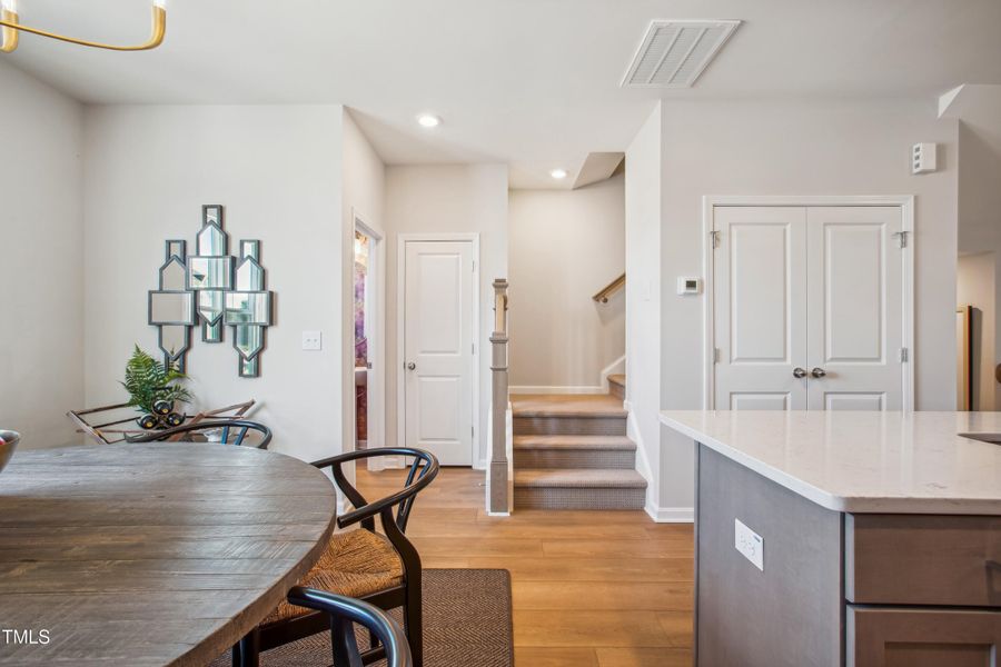 Linville-Parc Townes Model-main level-di