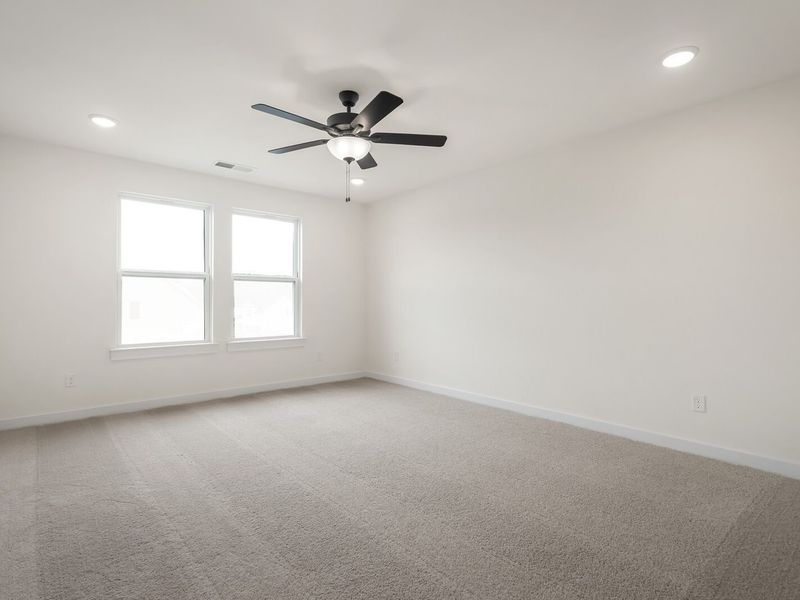 Spacious, unfurnished interior of a new home in Woods Crossing, Gallatin (Image 35).