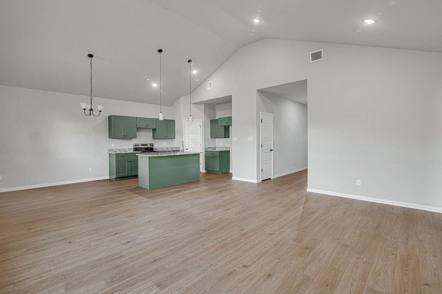 Spacious, unfurnished interior of a new home in , Fort Worth (Image 11).