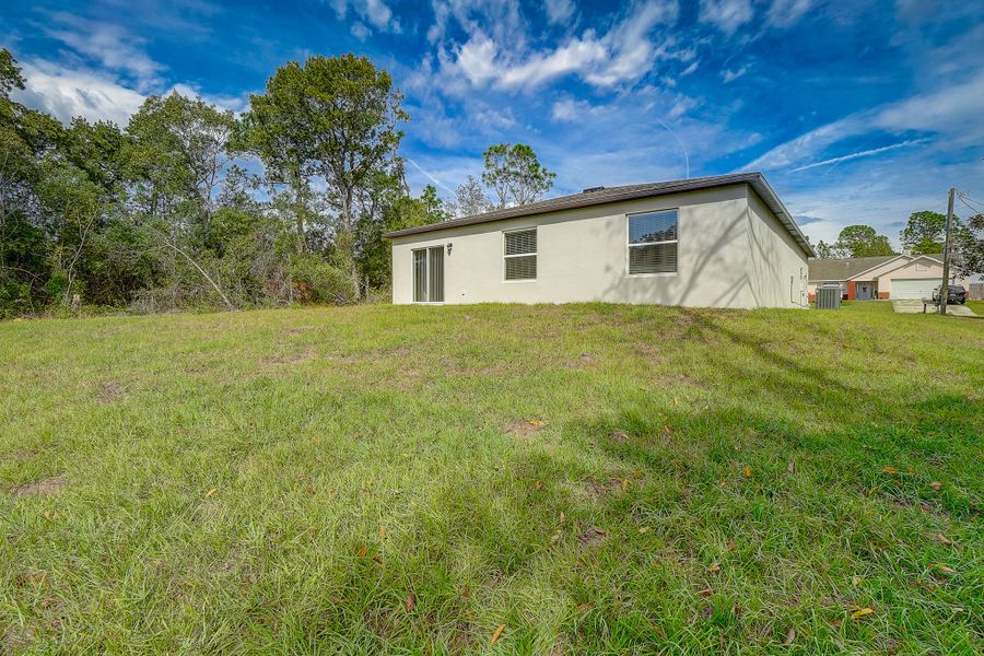 Representative exterior details of a home built from the Oak by Maronda Homes in Coastal Communities, Edgewater (Image 23).