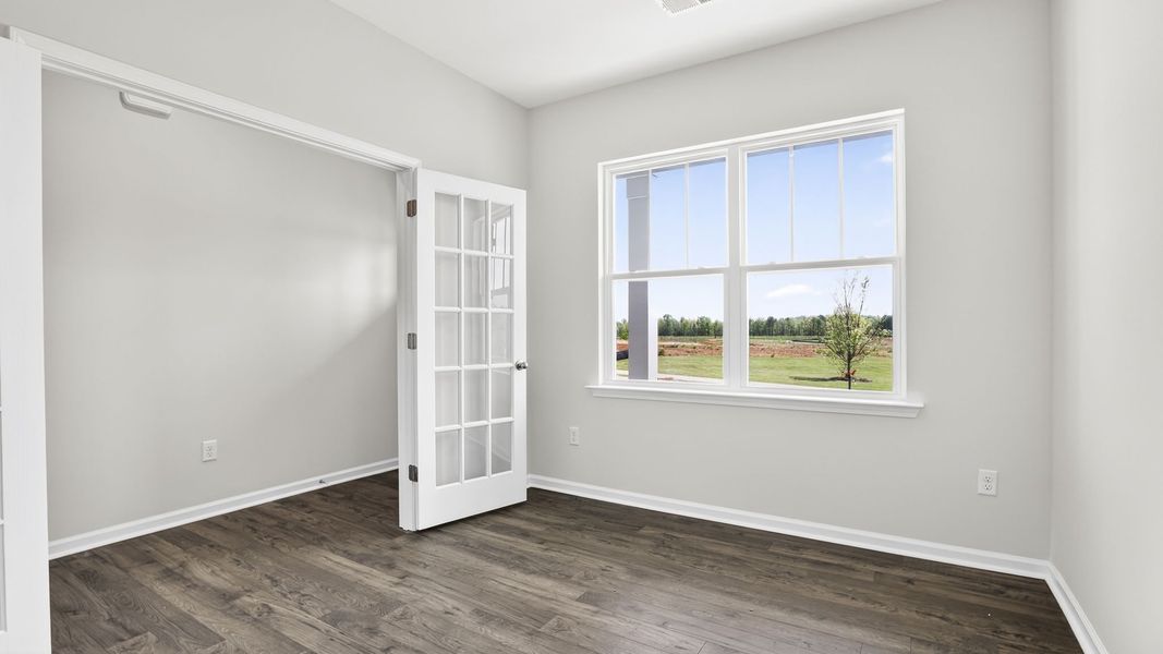 Spacious, unfurnished interior of a new home in Hunters Ridge, Woodruff (Image 14).