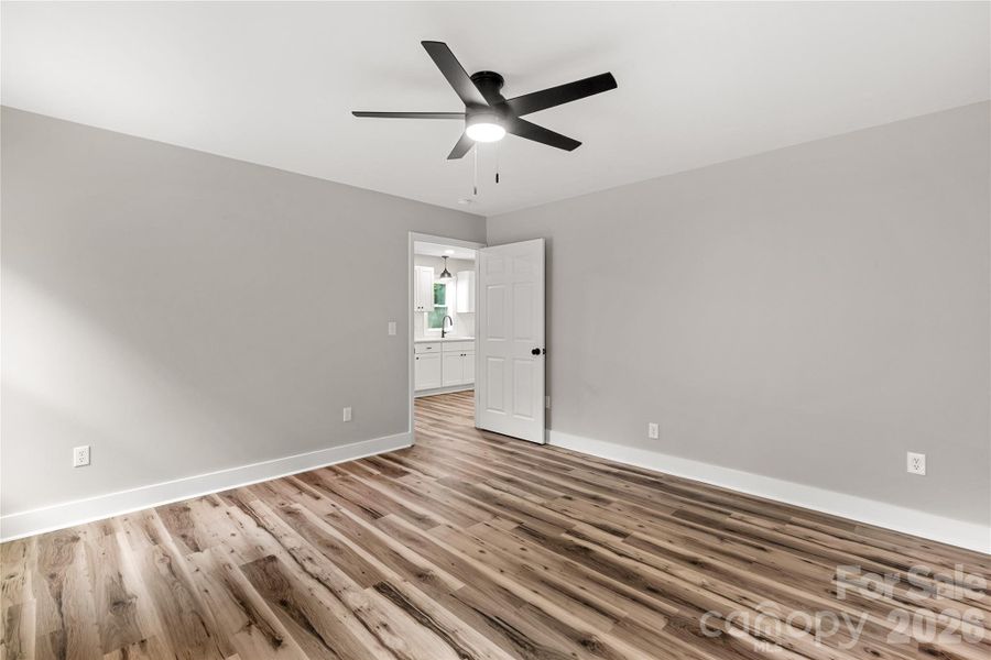 Spacious, unfurnished interior of a new home in , Fort Lawn (Image 27).