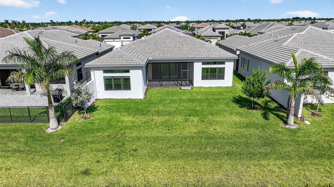 Exterior details and patio area of a home in , Boynton Beach (Image 44).