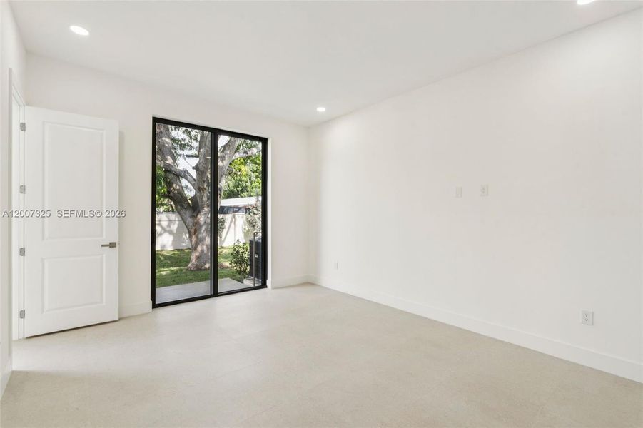 Spacious, unfurnished interior of a new home in , Fort Lauderdale (Image 49). Spacious, unfurnished interior of a new home in , Fort Lauderdale (Image 49).