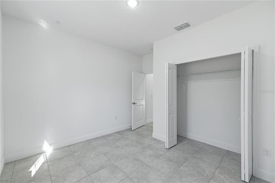 Spacious, unfurnished interior of a new home in , Citrus Springs (Image 17).