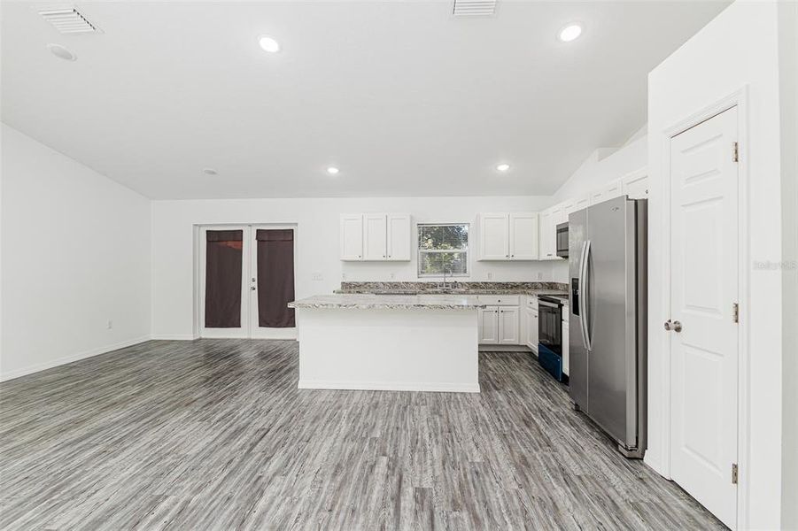 Furnished interior view inside a new home in , Winter Haven (Image 4).