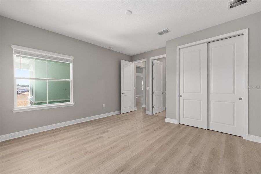 Spacious, unfurnished interior of a new home in , Ocala (Image 37).