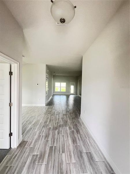 Spacious, unfurnished interior of a new home in Abbey Glen, Dade City (Image 22).
