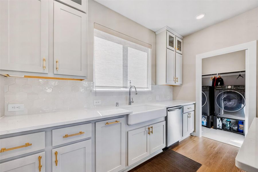 Upgraded Kitchen - less than a year old Upgraded Kitchen - less than a year old