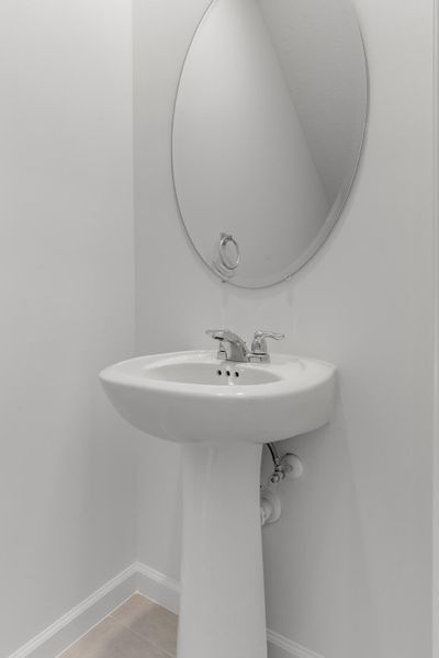 Half bathroom 1.1