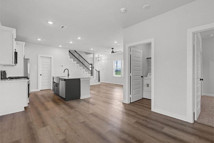 Representative unfurnished interior of a home built from the Hera 1605 SB by Saratoga Homes in Glendale Lakes, Rosharon (Image 13).